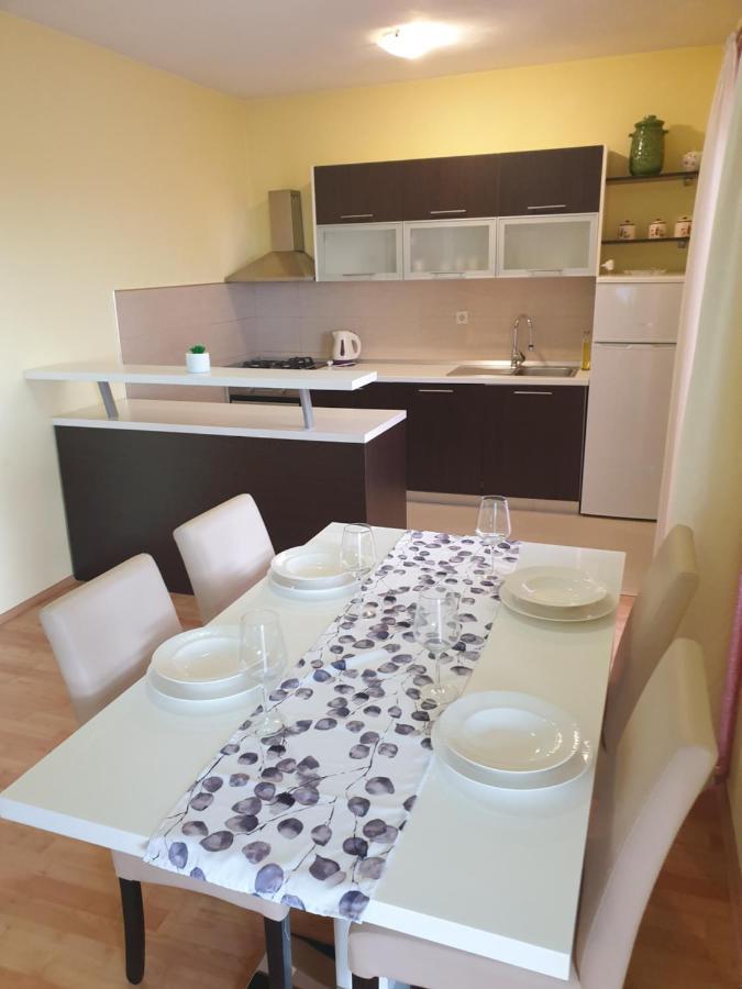 Apartmani Goga Starigrad Paklenica Exterior photo