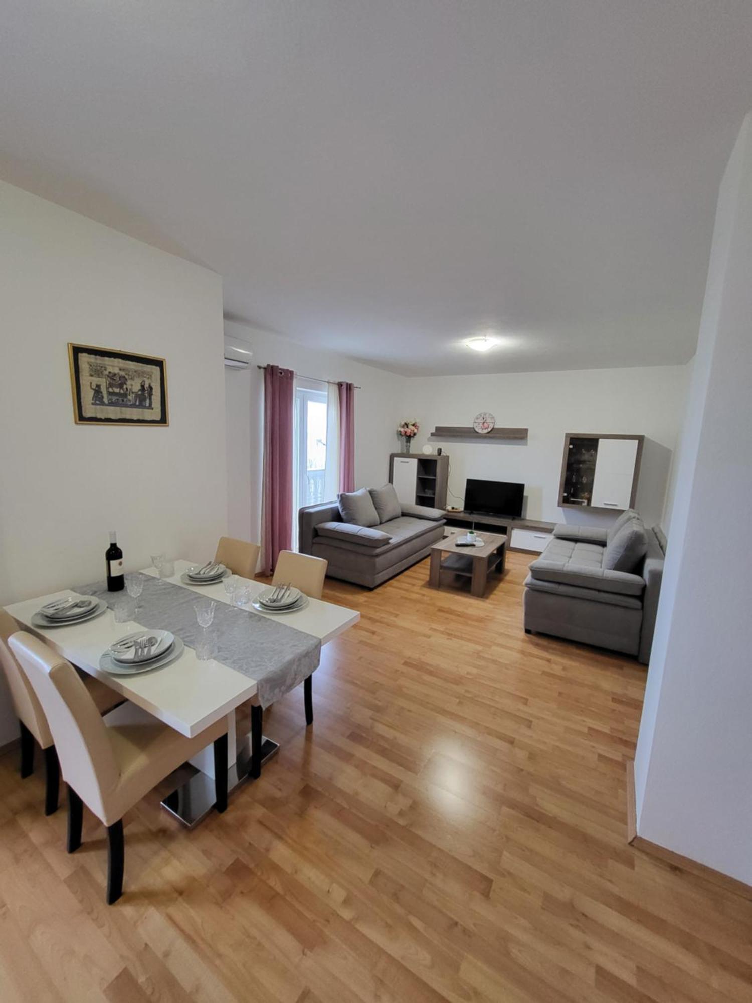 Apartmani Goga Starigrad Paklenica Exterior photo