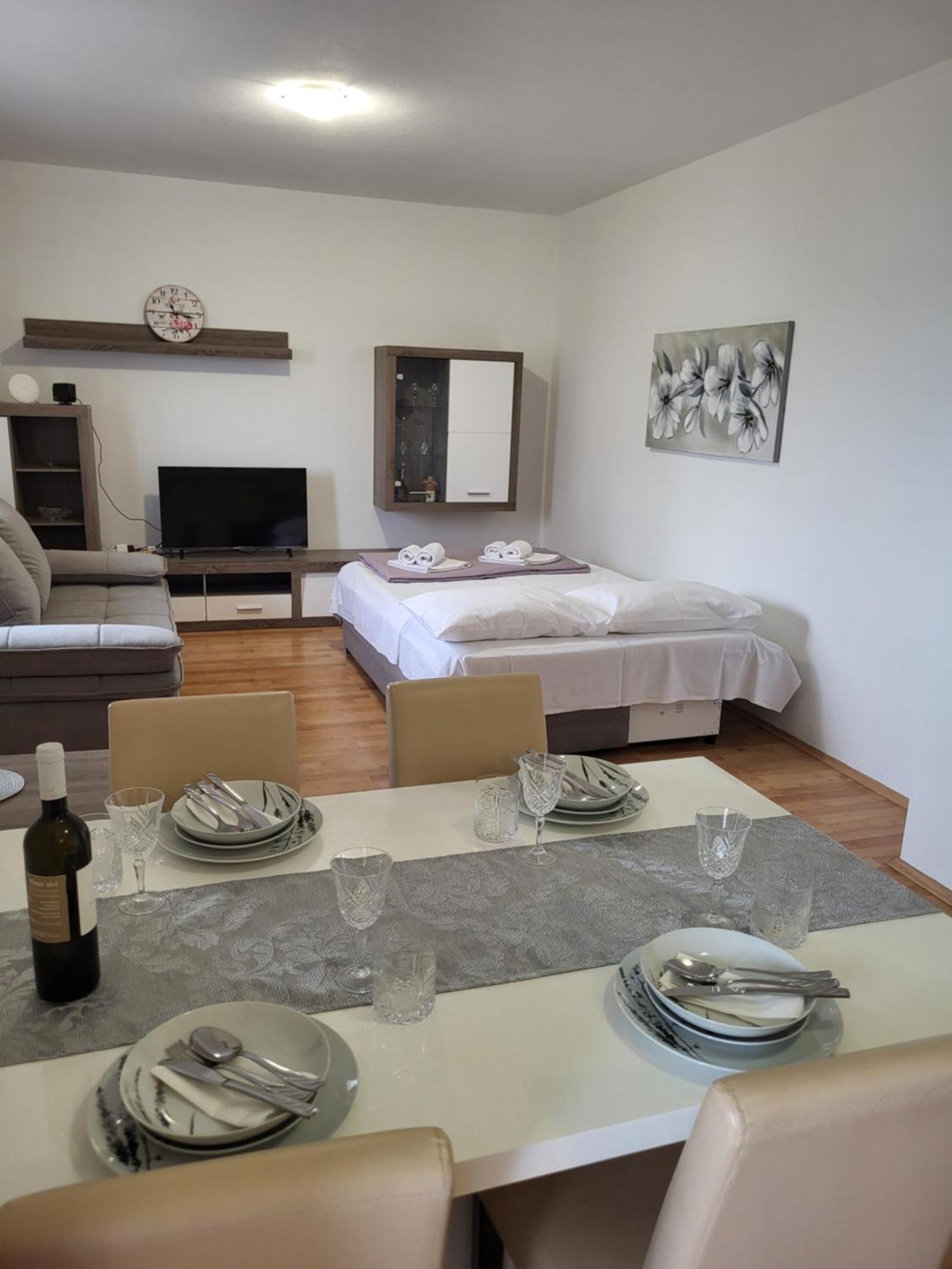 Apartmani Goga Starigrad Paklenica Exterior photo